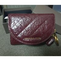 ราคา กระเป๋าสตางค์ charles & keithของแท้ มือสองสภาพเหมือนใหม่ พร้อมกล่องใส่ ส่งต่อ 830 บาท (4215180723)