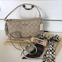 ราคา Coach รุ่นพอช ลายซีสีขาว (1469630402)