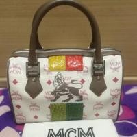 ราคา กระเป๋าหมอนmcm หมอนเอ็มซีเอ็ม​ ของแท้​ อะไหล่เงิน​ สภาพสวย​ (2212236741)