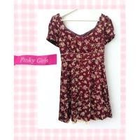 ราคา Pinky Girl เดรสสีแดง ลายดอก คอวี (54300498921)