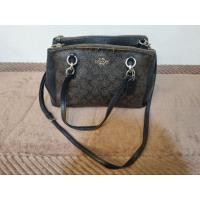 ราคา กระเป๋าโค้ก ลายซี จากช้อปอเมริการ แท้ (22244558437)