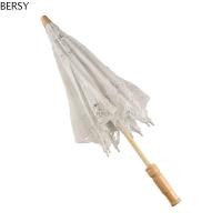 ราคา ร่มผ้าลูกไม้ Besy Prop กับด้ามไม้สีขาวและดำ เหมาะสำหรับการถ่ายภาพและงานพิธี (50856111657)