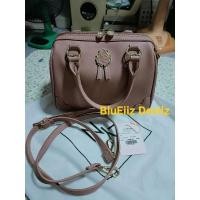 ราคา Used// กระเป๋า lyn around ทรงหมอน (15746353624)