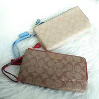 ราคา กระเป๋าคล้องมือ Size L​ COACH F54057 DOUBLE ZIP WALLET IN SIGNATURE (5979509899)