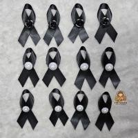 ราคา พร้อมส่ง!!! โบว์ไว้อาลัย ริบบิ้นไว้อาลัย เข็มกลัดไว้อาลัย เข็มกลัดโบว์ริบบิ้น ริบบิ้นโบว์ดำ ทำจากริบบิ้นผ้าซาตินอย่างดี (54400547331)