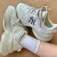 ราคา 【ของแท้ 100%】MLB Curve Runner Monogram New York Yankees low cut casual shoes beige (54305846662)