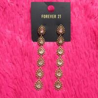 ราคา ส่งฟรี ต่างหูระย้าForever 21แท้100% (1892816435)
