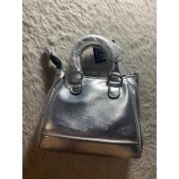 ราคา Bdiva Ovi Bag Silver Handbag Sling Bag Still new (25252020667)