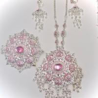 ราคา ชุดเซ็ทเครื่องประดับ ใส่ประดับชุดไทย เครื่องเงิน ประดับพลอยสีชมพู (28859137019)