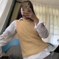 ราคา เสื้อกั๊กไหมพรม จากญี่ปุ่น สีเหลืองครีม (6355182567)