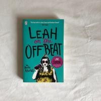 ราคา หนังสือมือสอง Leah on the off beat (คนเขียนเดียวกับLove, Simon) (3332943677)