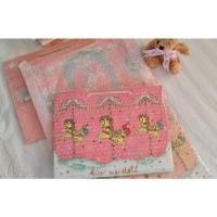 ราคา Kiss me doll ถุงกระดาษกระเป๋า (สีชมพู)ลายม้า3ตัว (11517382494)