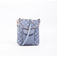 ราคา กระเป๋า Playboy Shoe&Bag TH กระเป๋ามือถือ PVC ลายฟ้าซิปบน สีฟ้า(มือสองแท้100%) (24837566826)