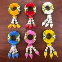 ราคา พวงมาลัย งานประดิษฐ์จากดินปั้น มี 2 ลาย / ลายละ 5-6 สี ราคาต่อพวง (373036103)