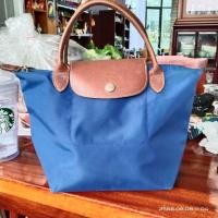 ราคา กระเป๋า Longchamp แท้หูสั้น ไซส์ S สีน้ำเงิน ใช้งานได้อีกยาว มีตำหนิ ด้านในขาดนิดหน่อย ผ้าไม่พอง สวยมาก (22376139539)