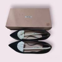 ราคา รองเท้าคัทชู miu miu แบรนด์แท้มือสองใหม่กริบ (25632311745)