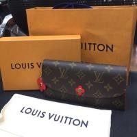 ราคา LV Emilie wallet กระเป๋าสตางค์ ของแท้ ใหม่ล่าสุด2018 อุปกรณ์ครบ สนใจสอบถามได้เลยคะ (1817928968)