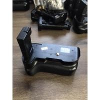 ราคา (มือสองสภาพดี)grip เทียบ Meike สำหรับ Nikon D5200 D5300 (used) (9414275752)