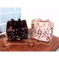 ราคา พร้อมส่ง!! กระเป๋าสะพายข้างทรงขนมจีบ CHARLES & KEITH (955303052)