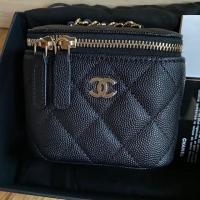 ราคา Chanel Vanity Case Black GHW Holo 29 (6136825574)