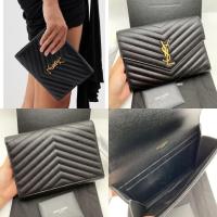ราคา YSL Clutch 8นิ้ว *กรุณาทักแชทเพื่อเช็คสต็อคก่อนกดสั่งนะคะ* (27238415267)