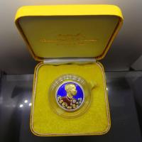 ราคา เหรียญรัชกาลที่ 5 หลังพระนารายณ์ทรงครุฑ เนื้อเงินลงยา หน้าทองคำแท้ วัดแหลมแค ปี2536 พร้อมกล่องเดิม (46755584670)