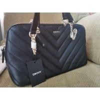 ราคา กระเป๋า​สะพายDKNY/สีดำ (15355441591)