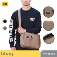 ราคา Caterpillar กระเป๋าสะพายข้าง 9 ลิตร รุ่นอาคันซอ (Arkansas 84557) ทนทาน มี 2 ช่องข้าง [สีดำ/น้ำตาล] (42254286807)