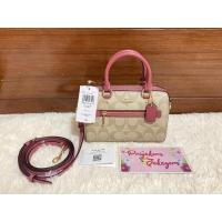 ราคา coach หมอนมินิ มือ 1 (19039373632)