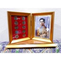 ราคา กรอบรูปบานพับฐานตั้งใส่ของที่ระลึก กระจกใส ขนาดกระจก 6x8 นิ้ว (3654667446)