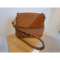 ราคา (Used) Charles & Keith กระเป๋าหนังสะพายข้าง (3636245024)