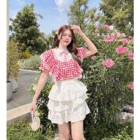 ราคา ❤️พร้อมส่ง❤️Setเสื้อสก๊อตแดงแขนตุ๊กตา + กระโปรงชับในกางเกงสีขาวงานปัก ALINDA (12299357767)