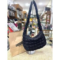 ราคา กระเป๋า Shoopen Soft Quilting Bag L 1,990฿ ✨ สายยาว ปรับสายไม่ได้นะคะ ✨ เป็น cross body จุของได้เยอะเลย (26608719919)