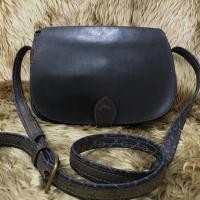 ราคา กระเป๋าสะพายข้าง crossbody แบรนด์ ❤️Why #มือ2 (1653653129)