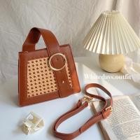 ราคา (พรีออเดอร์ค่ะ) กระเป๋าหนังตกแต่งหวาย (9327560199)