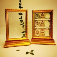 ราคา กรอบกระจกใส่แบงค์ กรอบใส่ธนบัตรแบบ 16 บาท กรอบฐานตั้ง (กรอบเปล่า) ขนาด 6 x 22 x 28.5 cm (11929689556)