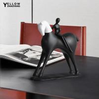 ราคา ตกแต่งรูปปั้นม้าเรซิ่นรูปปั้นม้าที่ทันสมัยเรียบง่ายสีดําและสีขาวม้าหุ่นเรซิ่นประติมากรรมศิลปะสก์ท็อปตกแต่งสําหรับบ้านและสํานักงานหรูหราพ (28143676633)