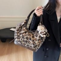 ราคา GANTUNGAN Butterfly Tiger Underarm Bag with Ethnic Motif and Cute KT Hanger Womens Tote Bags Shoulder Bag Casual Handbag for Everyday Commuter Fashion (28394185325)