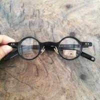 ราคา แว่นวินเทจ CHINTA Ota (Black) ทรงกลม กรอบสีดำ ใช้วัสดุคุณภาพดี เลนส์ใส สำหรับรองรับการนำไปตัดเลนส์สายตา ใส่ได้ ชาย หญิง (3741935039)
