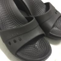 ราคา รองเท้า crocs แท้ มือสอง size 40 - 40.5 ยาว 25.5 cm. (W9) (4214076235)