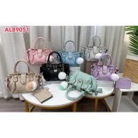 ราคา กระเป๋าถือ กระเป๋าสะพายข้าง กระเป๋าแฟชั่น ด้านข้างมีโบว์ พร้อมปอม Set แม่+ลูก ชูมิย่า (Shumiya) AL89051 (3767989436)