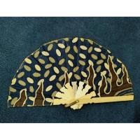 ราคา [พร้อมที่จะแสดง] 50 ชิ้น BATIK FANS / FOLDING FAN SOUVENIS / แฟนมือพับได้ (52706181462)