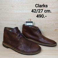 ราคา รองเท้ามือสอง Clarks 42/27 cm. (25315084242)