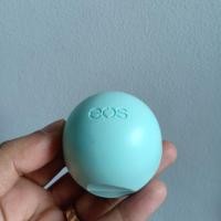 ราคา EOS Lip BlamSmooth Sphere กลิ่น Sweet mint (6209485437)