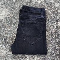 ราคา 11/31 กางเกงยีนส์มือสอง ARIZONA JEAN รุ่น slim straight ผลิต Maxico เอววัดจริง 31" ยาวทั้งตัว 44"ขา 7.5" (27523521625)