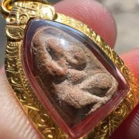 ราคา พระปิดตาหลวงพ่อเงิน วัดบางคลาน กรุวัดห้วยเขน พร้อมเลี่ยมทองคำแท้พร้อมขึ้นคอบูชาได้เลยจ้า (19579482026)