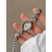 ราคา นาฬิกาข้อมือแบบเรียบง่าย พร้อมเลขโรมันวินเทจสำหรับผู้หญิง, นาฬิกาควอตซ์หรูหราและสง่างาม พร้อมหน้าปัดขนาดเล็ก (43969067088)