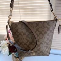 ราคา พร้อมส่ง ABBY DUFFLE IN SIGNATURE CANVAS (#COACH #F31477) (7918061817)