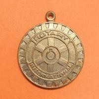 ราคา เหรียญที่ระลึก มูลนิธิสโมสรโรตารีระยอง ปี 2518 เนื้อกะไหล่เงิน ขนาด 3.3 เซน รับประกันพระแท้ พระเครื่อง วัตถุมงคล ของแท้ (26763877306)