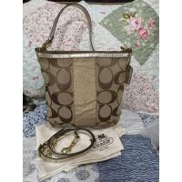 ราคา พร้อมส่ง**กระเป๋าผ้า Coach แท้มือสอง (40164193788)